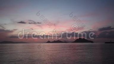 海滨城市图尔古特里斯和壮观的日落